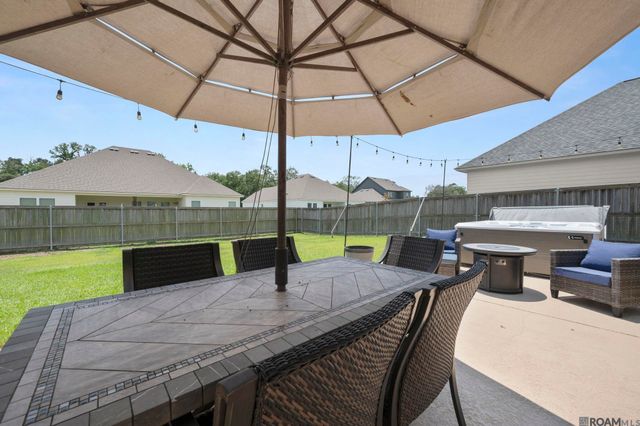 12896 Solemn Oaks Ave, Baton Rouge, LA 70818