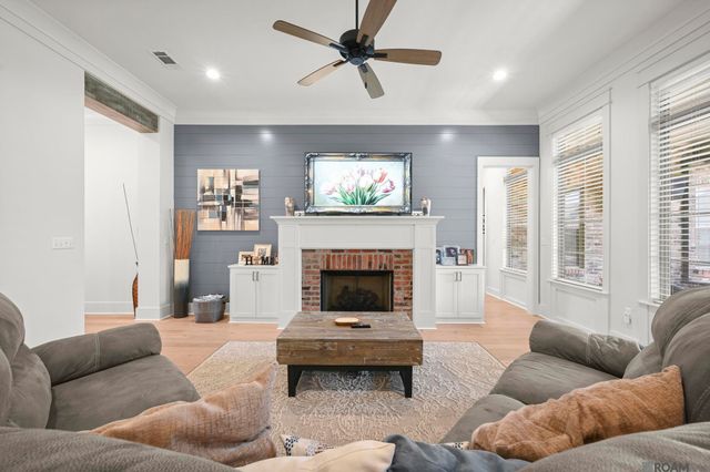 12896 Solemn Oaks Ave, Baton Rouge, LA 70818