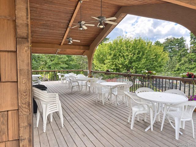 14 Powder Horn Way, Tarrytown, NY 10591