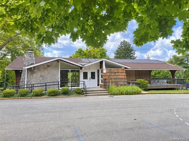 14 Powder Horn Way, Tarrytown, NY 10591