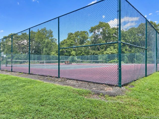 14 Powder Horn Way, Tarrytown, NY 10591