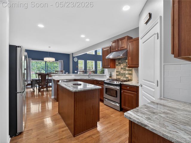 50182 Black Horse Lane, Canton Charter Township, MI 48188