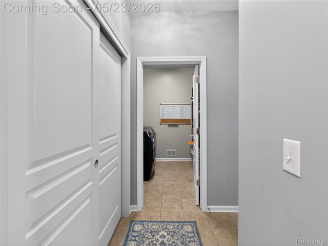 50182 Black Horse Lane, Canton Charter Township, MI 48188