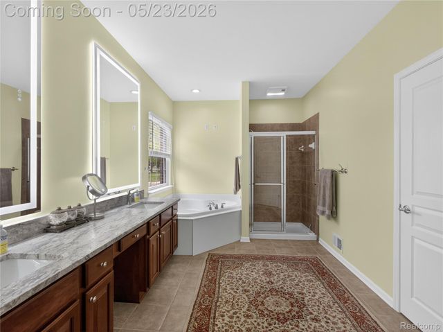 50182 Black Horse Lane, Canton Charter Township, MI 48188