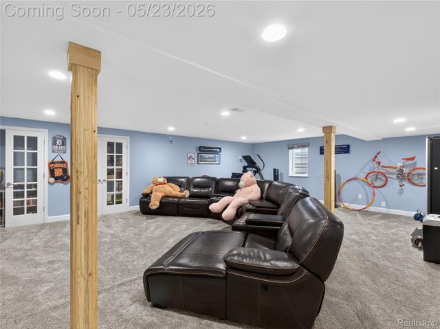 50182 Black Horse Lane, Canton Charter Township, MI 48188