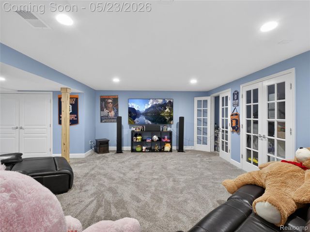 50182 Black Horse Lane, Canton Charter Township, MI 48188