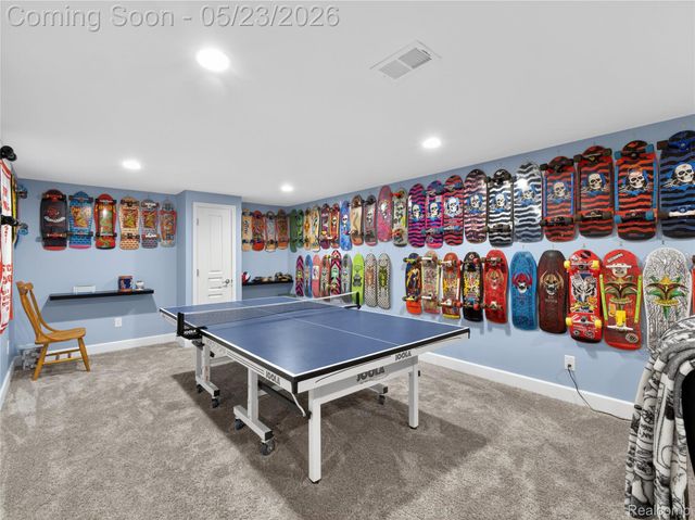 50182 Black Horse Lane, Canton Charter Township, MI 48188