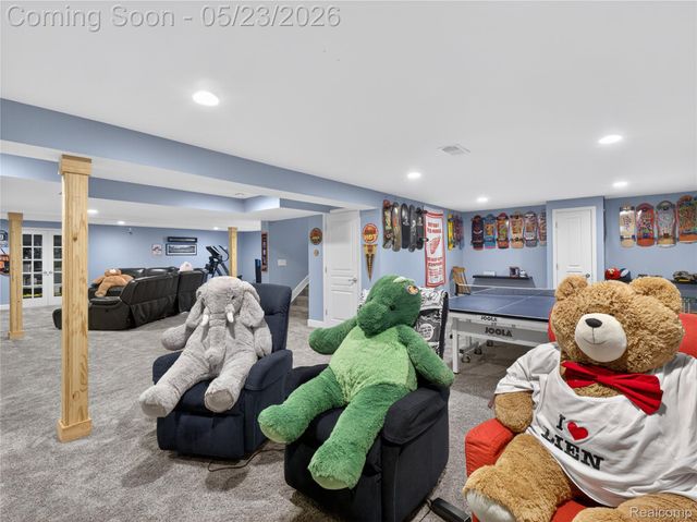 50182 Black Horse Lane, Canton Charter Township, MI 48188