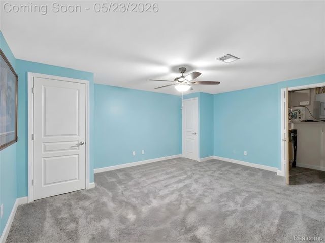 50182 Black Horse Lane, Canton Charter Township, MI 48188