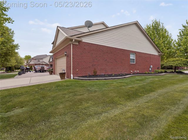 50182 Black Horse Lane, Canton Charter Township, MI 48188