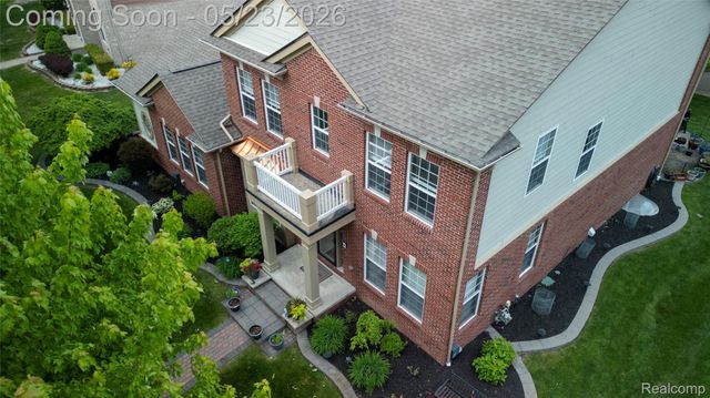 50182 Black Horse Lane, Canton Charter Township, MI 48188