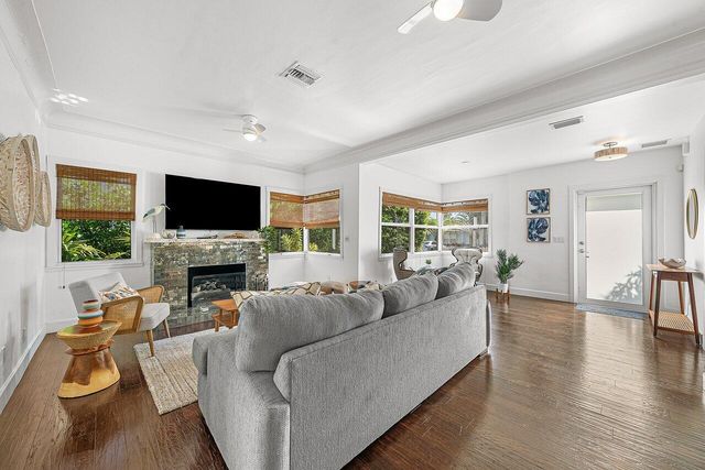 414 NE 7TH Avenue, Delray Beach, FL 33483