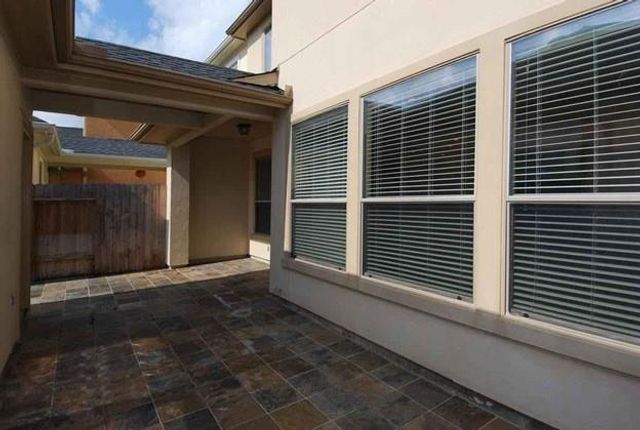 2055 Spring Cedar Lane, Houston, TX 77077