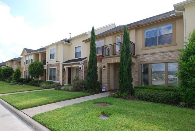 2055 Spring Cedar Lane, Houston, TX 77077