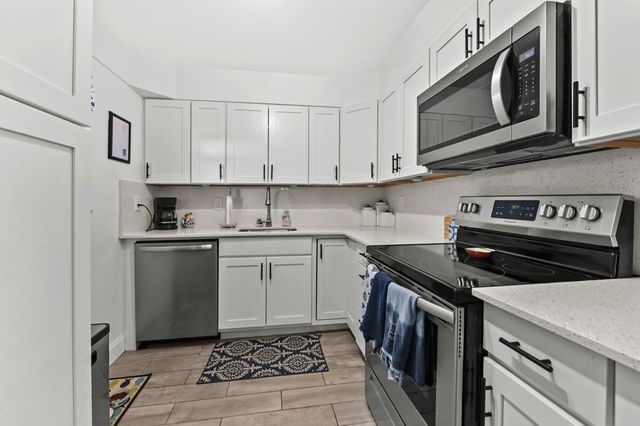 504 Davis Road 97, Palm Springs, FL 33461