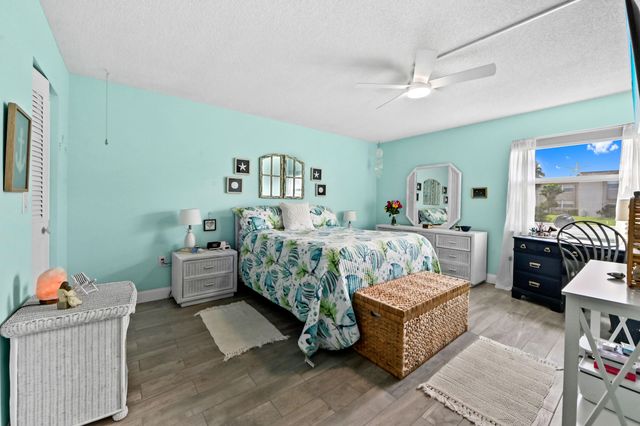 504 Davis Road 97, Palm Springs, FL 33461