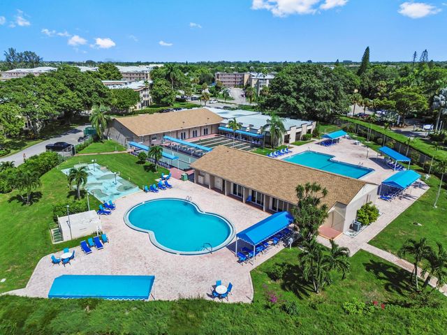 504 Davis Road 97, Palm Springs, FL 33461