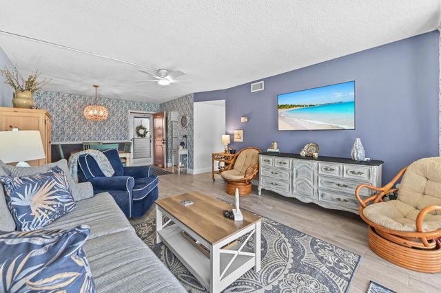 504 Davis Road 97, Palm Springs, FL 33461