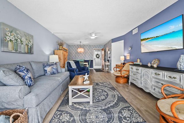 504 Davis Road 97, Palm Springs, FL 33461