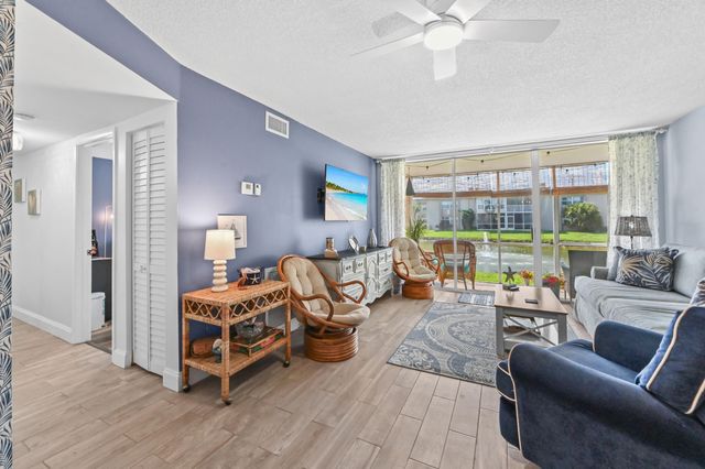 504 Davis Road 97, Palm Springs, FL 33461