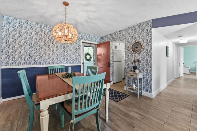 504 Davis Road 97, Palm Springs, FL 33461