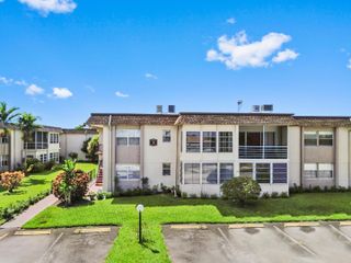 504 Davis Road 97, Palm Springs, FL 33461