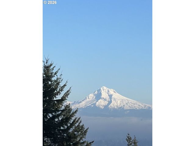 2194 VALLEY VIEW Dr, West Linn, OR 97068