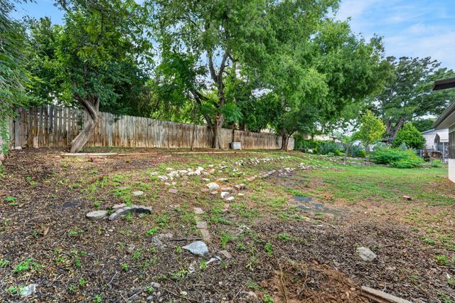 1010 Louise ST, Marble Falls, TX 78654