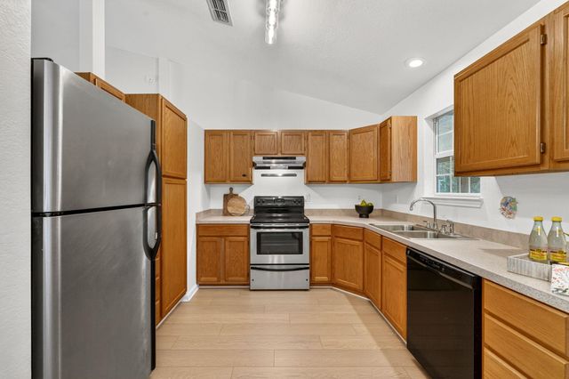 1010 Louise ST, Marble Falls, TX 78654