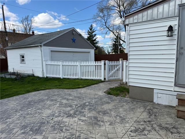 78 Manning Road, Amherst, NY 14226