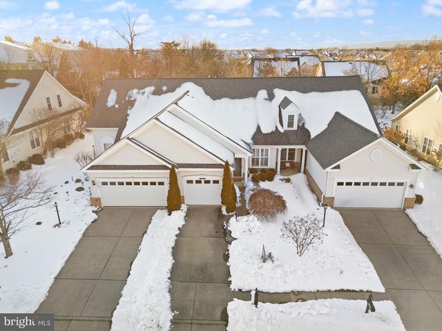 6932 WALNUT HILL DR, Gainesville, VA 20155