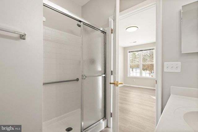 6932 WALNUT HILL DR, Gainesville, VA 20155