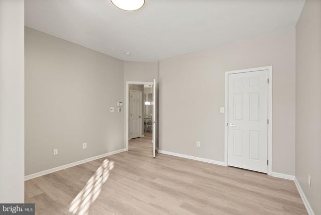 6932 WALNUT HILL DR, Gainesville, VA 20155