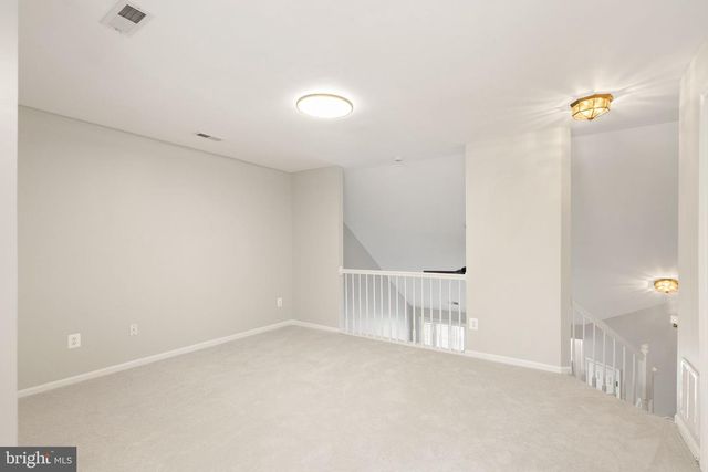 6932 WALNUT HILL DR, Gainesville, VA 20155