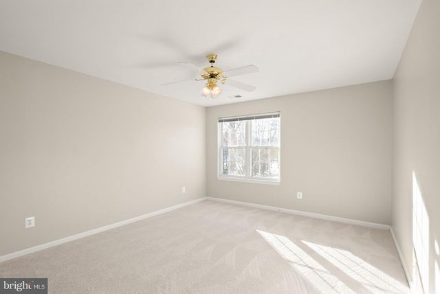 6932 WALNUT HILL DR, Gainesville, VA 20155