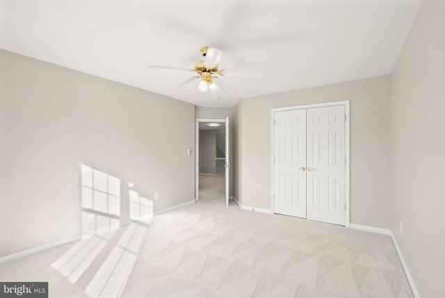 6932 WALNUT HILL DR, Gainesville, VA 20155