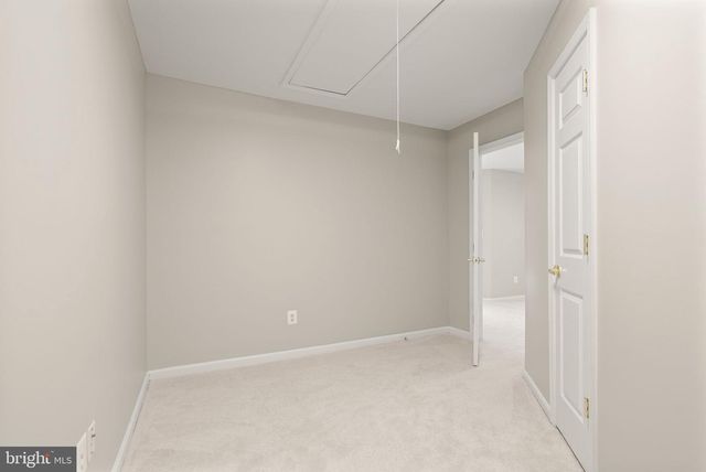 6932 WALNUT HILL DR, Gainesville, VA 20155