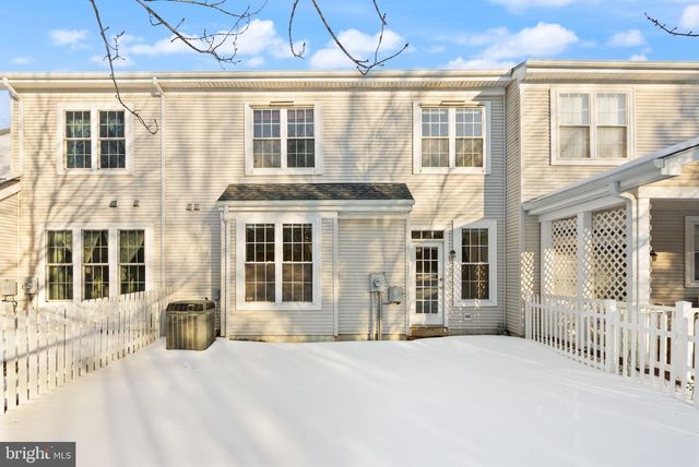 6932 WALNUT HILL DR, Gainesville, VA 20155