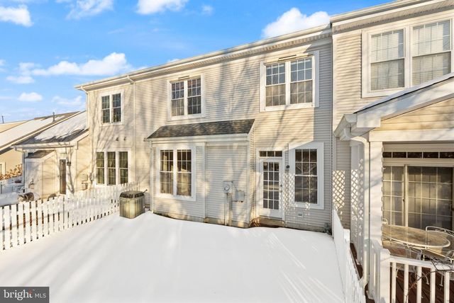 6932 WALNUT HILL DR, Gainesville, VA 20155