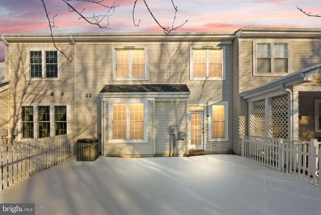 6932 WALNUT HILL DR, Gainesville, VA 20155