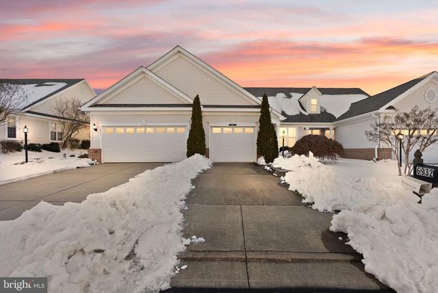 6932 WALNUT HILL DR, Gainesville, VA 20155