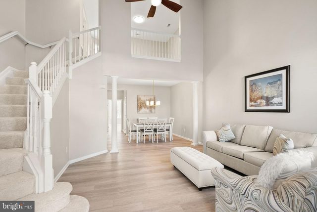 6932 WALNUT HILL DR, Gainesville, VA 20155