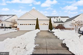 6932 WALNUT HILL DR, Gainesville, VA 20155