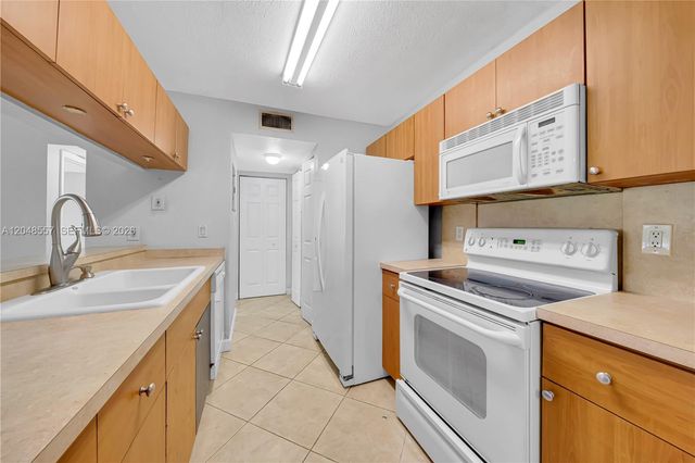 15770 SW 106th Terrace 106, Miami, FL 33196
