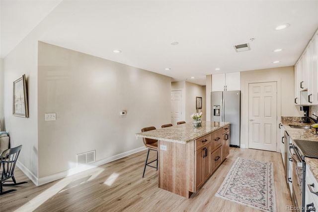 1630 N Clarkson Street 216, Denver, CO 80218