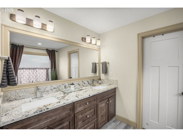 1668 Se 35TH Ter, Gresham, OR 97080