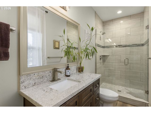 1668 Se 35TH Ter, Gresham, OR 97080