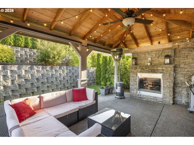 1668 Se 35TH Ter, Gresham, OR 97080