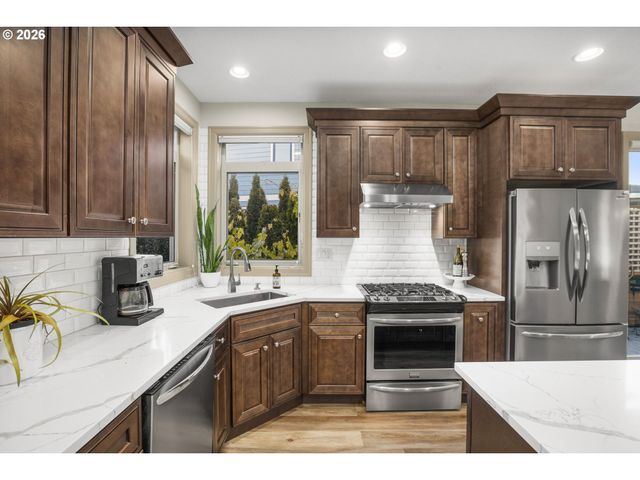 1668 Se 35TH Ter, Gresham, OR 97080