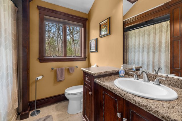 275 Chestnut, Uxbridge, MA 01569